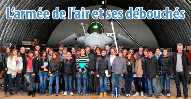 Les élèves du collège en visite à la base aérienne 118 de Mont-de-Marsan