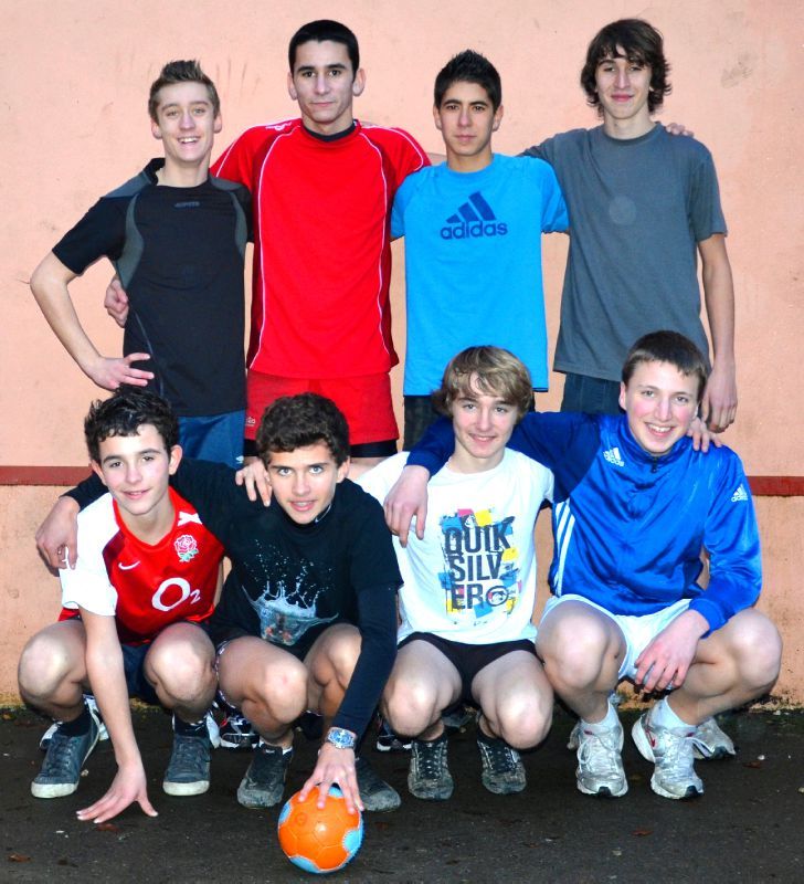 L'équipe de handball au complet