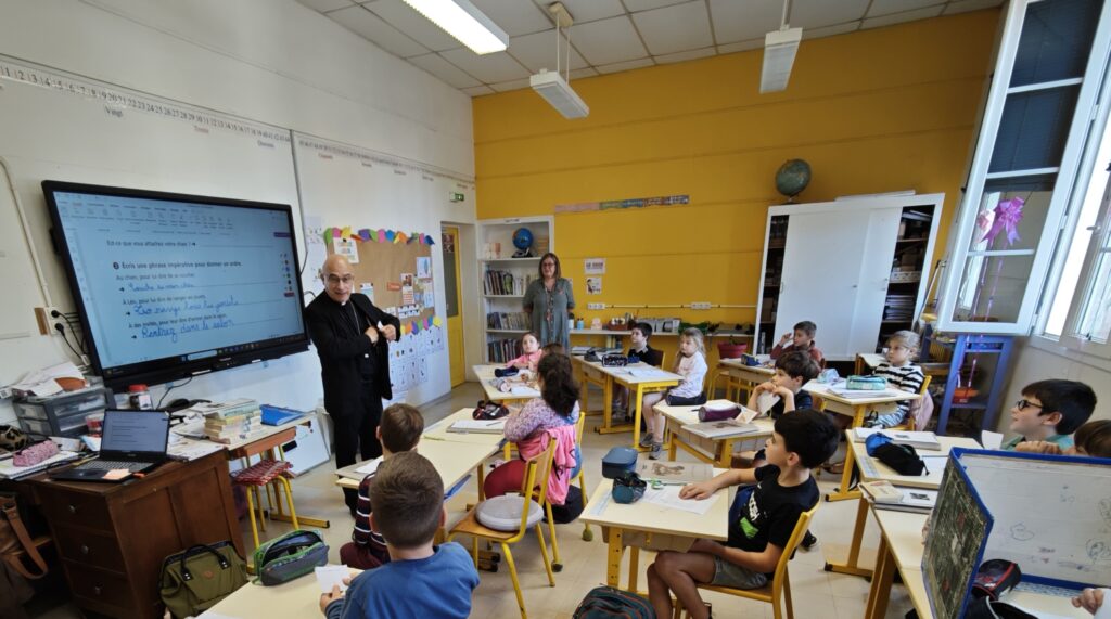 La visite de notre évêque à l’école